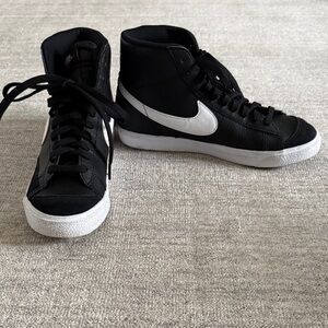 Nike Blazer Mid ‘77 Sneakers